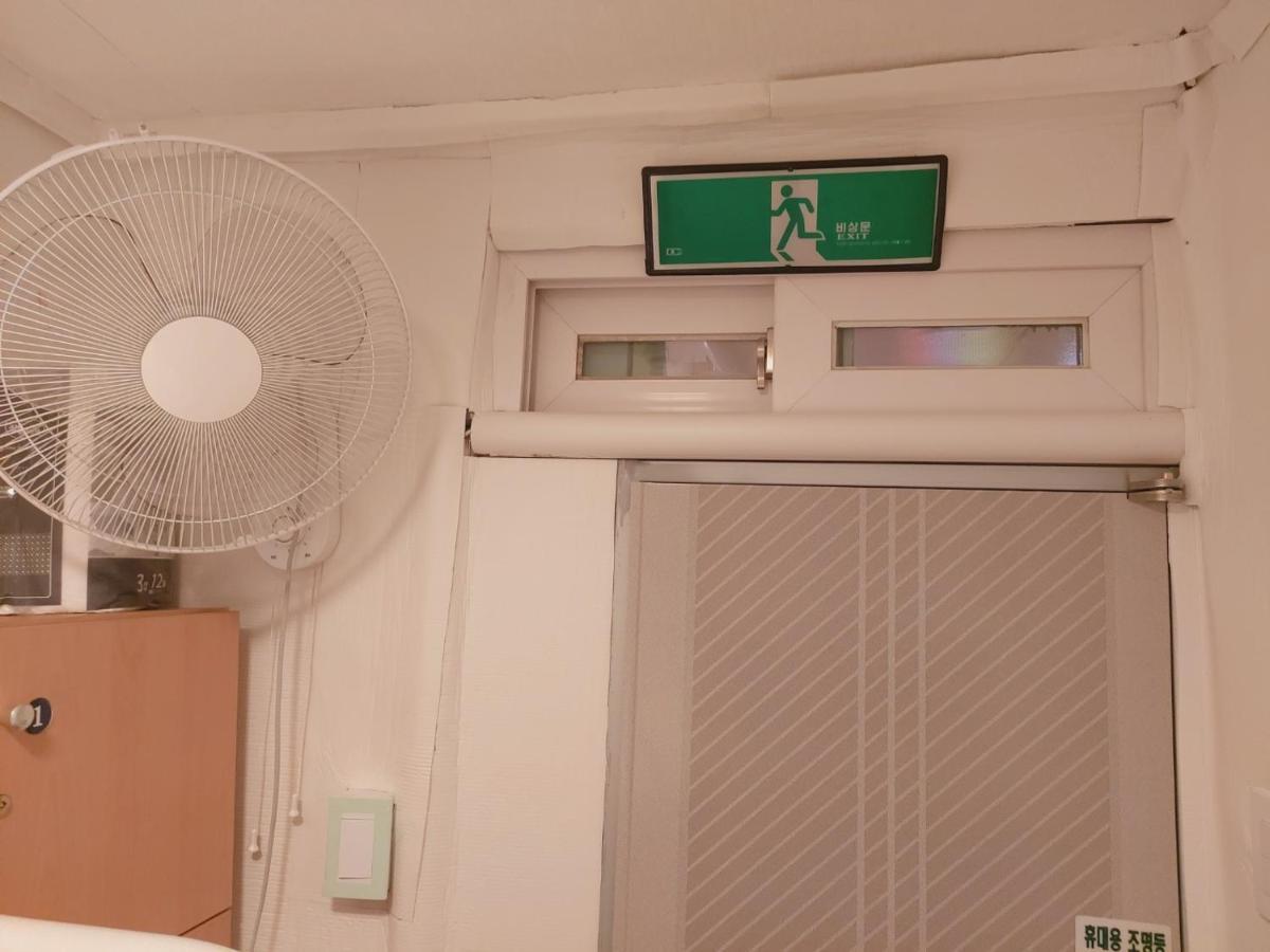 Seoul Guesthouse Foreigners Only Exterior photo